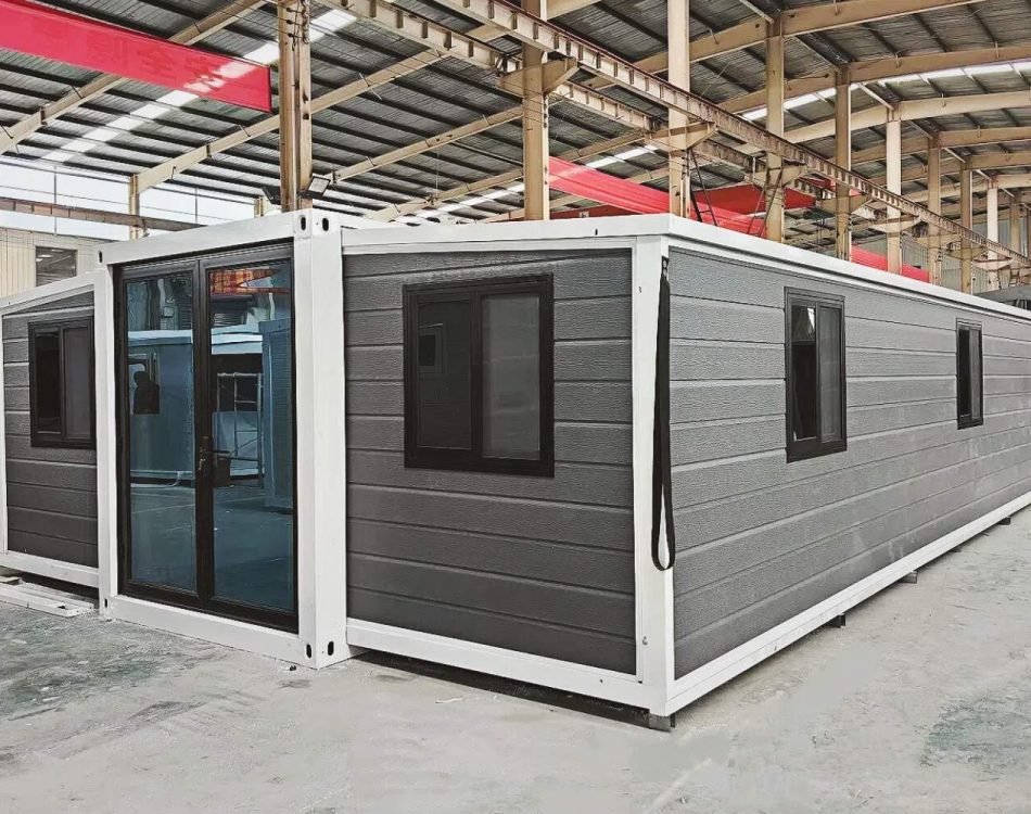 Expandable container house